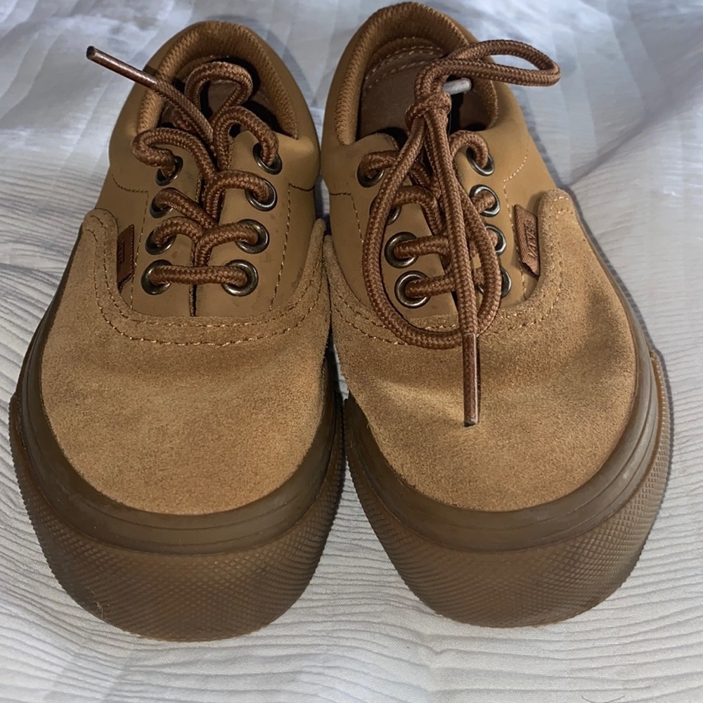 Suede tan vans. Unisex